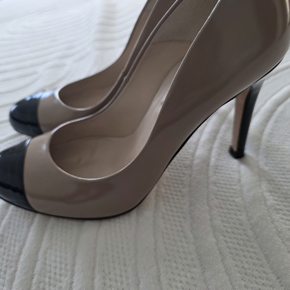 LK Bennett Women's Black and Cream Heels - Picture 8 of 8